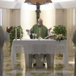 O Papa: a mornidão espiritual transforma a nossa vida num cemitério